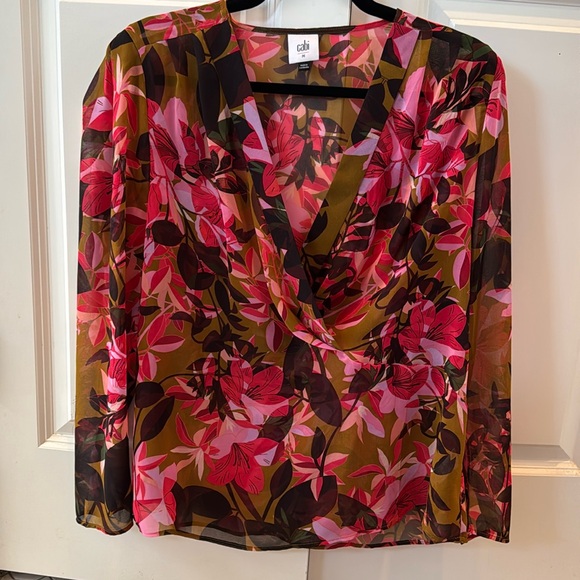 CAbi Mia Blouse - Picture 2 of 11